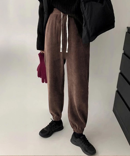 by LEGNA(バイレグナ)の「裏起毛 コーデュロイ ジョガーパンツ(その他パンツ・レディース・グレー/アイボリー/ブラック/ダークブラウン/ベージュ・XL-Long/L-Long/M-Long/X-LARGE/LARGE/MEDIUM)」の4枚目の写真