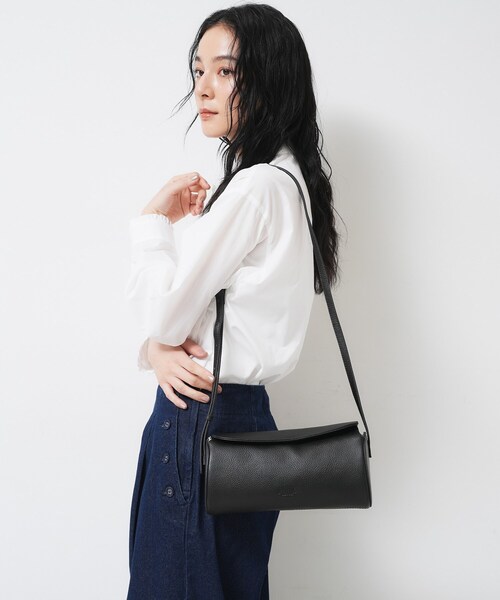 Dessin（デッサン）の「【軽量】本革バレル型ショルダーバッグ（ショルダーバッグ・レディース・レッド系1/ブラック・00）」の3枚目の写真