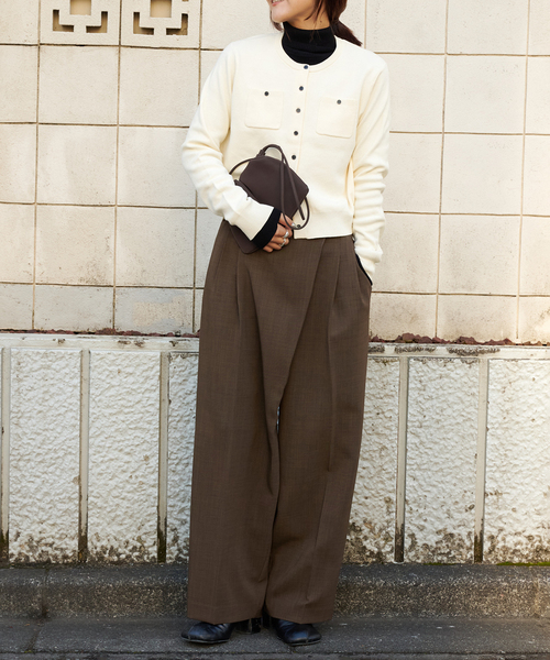 OUTDOOR PRODUCTS（アウトドアプロダクツ）の「ツイルアシンメトリータックパンツ（スラックス・レディース・ブラック/ブラウン・36/38）」の19枚目の写真