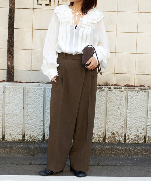 OUTDOOR PRODUCTS（アウトドアプロダクツ）の「ツイルアシンメトリータックパンツ（スラックス・レディース・ブラック/ブラウン・36/38）」の17枚目の写真