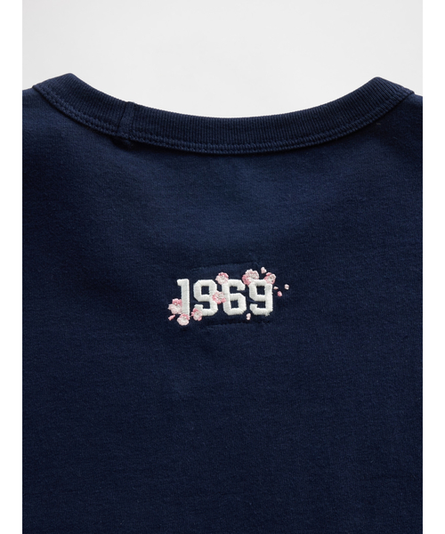 GAP(ギャップ)の「リラックスフィット SAKURA GAPロゴTシャツ(Tシャツ/カットソー・メンズ・ネイビー/ホワイト・XS/S/M/L/XL)」の9枚目の写真