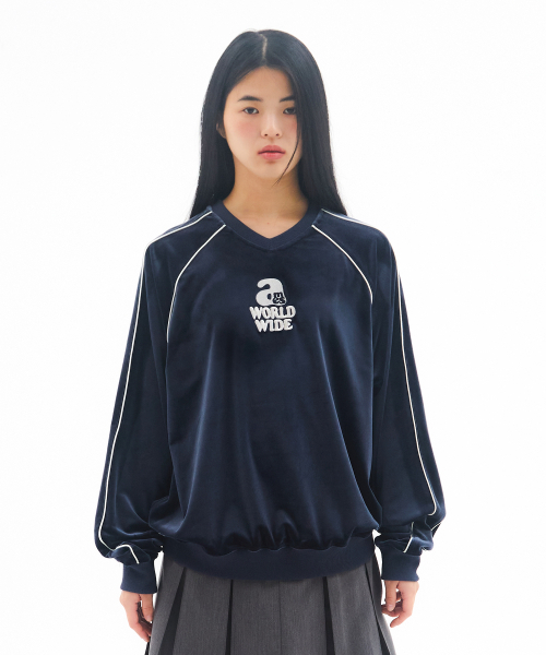 AMESWORLDWIDE（アメスワールドワイド）の「V NECK VELOUR SWEATSHIRT NAVY（スウェット・レディース・その他・M/L）」の3枚目の写真
