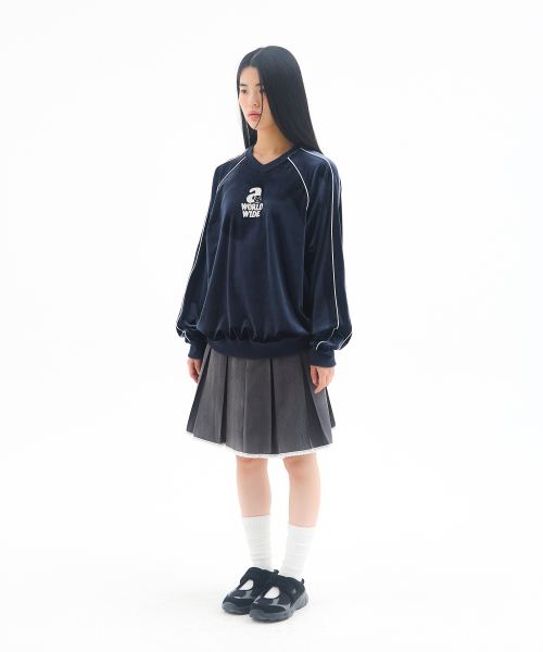 AMESWORLDWIDE（アメスワールドワイド）の「V NECK VELOUR SWEATSHIRT NAVY（スウェット・レディース・その他・M/L）」の4枚目の写真