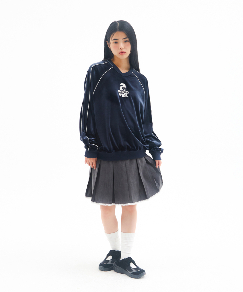 AMESWORLDWIDE（アメスワールドワイド）の「V NECK VELOUR SWEATSHIRT NAVY（スウェット・レディース・その他・M/L）」の5枚目の写真