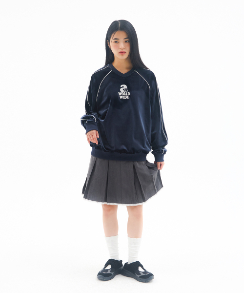 AMESWORLDWIDE（アメスワールドワイド）の「V NECK VELOUR SWEATSHIRT NAVY（スウェット・レディース・その他・M/L）」の6枚目の写真