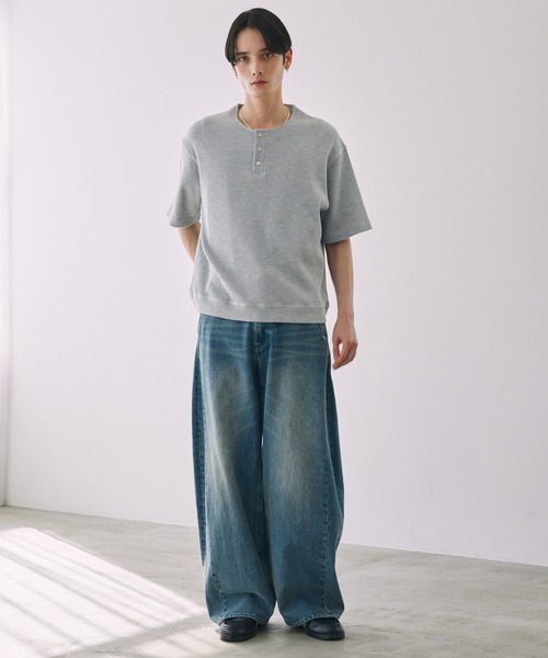 LUENNA（ルエナ）の「【LUENNA】Thermal Henley Neck T-Shirt / サーマルヘンリーネックTシャツ（Tシャツ/カットソー・メンズ・グレー/ブラック・S/M/L）」の7枚目の写真