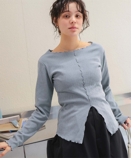 titivate(ティティベイト)の「スリットデザイントップス(Tシャツ/カットソー・レディース・ピンク/イエロー/ネイビー/アイボリー/ブラック/ブルー・L/M/S)」の5枚目の写真