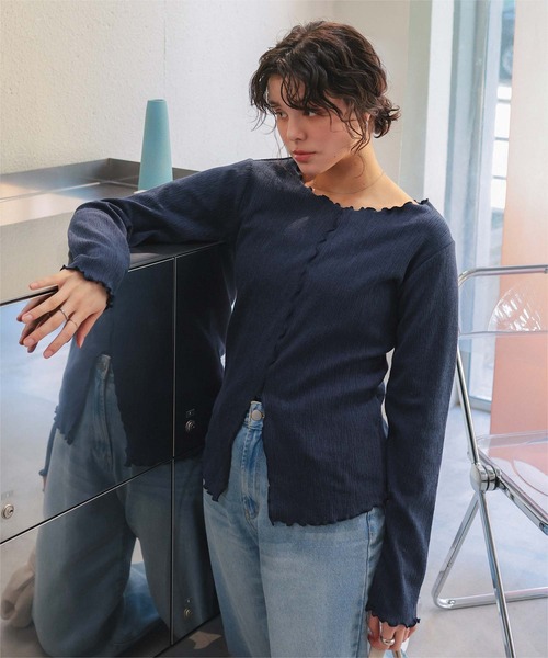 titivate(ティティベイト)の「スリットデザイントップス(Tシャツ/カットソー・レディース・ピンク/イエロー/ネイビー/アイボリー/ブラック/ブルー・L/M/S)」の21枚目の写真