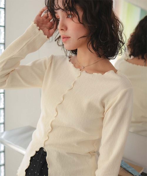 titivate(ティティベイト)の「スリットデザイントップス(Tシャツ/カットソー・レディース・ピンク/イエロー/ネイビー/アイボリー/ブラック/ブルー・L/M/S)」の11枚目の写真
