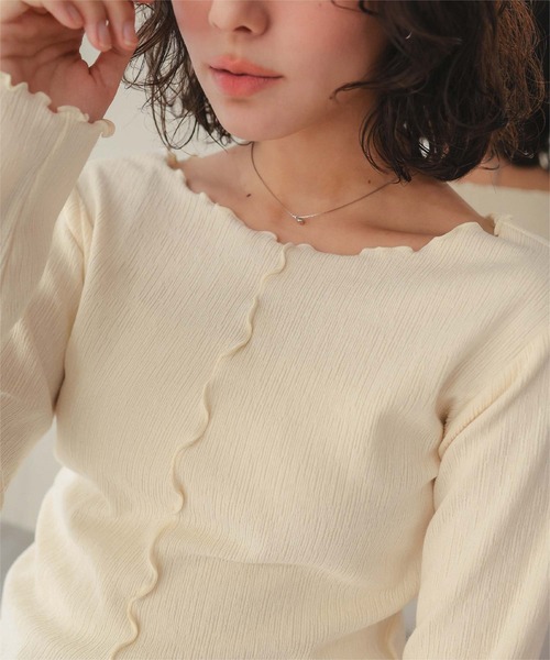 titivate(ティティベイト)の「スリットデザイントップス(Tシャツ/カットソー・レディース・ピンク/イエロー/ネイビー/アイボリー/ブラック/ブルー・L/M/S)」の12枚目の写真