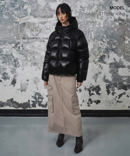 MUSINSA STANDARD WOMAN（ムシンサスタンダードウーマン）の「[シティレジャー] ウィメンズシアリップストップフーデッドダウンショートパディングジャケット [ブラック]（ダウンジャケット/コート・レディース・その他・SMALL/MEDIUM/LARGE/X-SMALL）」の4枚目の写真