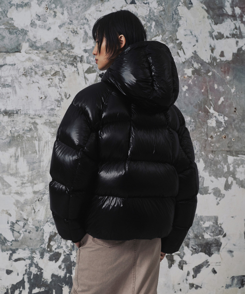 MUSINSA STANDARD WOMAN（ムシンサスタンダードウーマン）の「[シティレジャー] ウィメンズシアリップストップフーデッドダウンショートパディングジャケット [ブラック]（ダウンジャケット/コート・レディース・その他・SMALL/MEDIUM/LARGE/X-SMALL）」の5枚目の写真