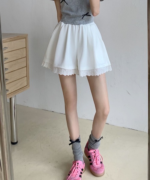 c.u.l（シーユーエル）の「レース フリル タック入りショートパンツ culw903（その他パンツ・レディース・ブラック/ホワイト/グレー・S/M）」の6枚目の写真