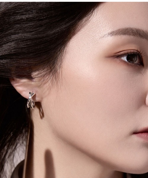 Lyvi(ライビィ)の「Layered Arc Hoop Pierce / 金属アレルギー対応(ピアス(両耳用)・レディース・シルバー/ゴールド・FREE)」の8枚目の写真