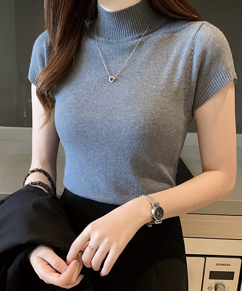 ADDITION STORE（アディションストア）の「＼柔らかニットの肌触り♪／ベーシック ハーフスリーブ モックネックサマーニット（ニット/セーター・レディース・グレー/ブラック/ホワイト/レッド・FREE）」の7枚目の写真