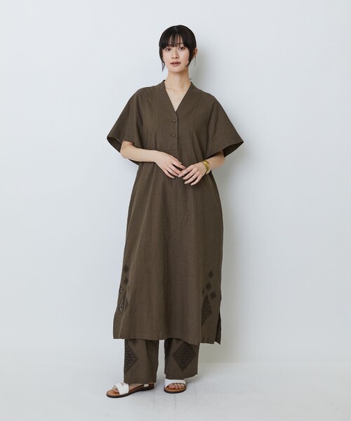 LOISIR（ロワズィール）の「コットンリネンクロス刺繍入りイージーパンツ（その他パンツ・レディース・ブラック/カーキ・FREE）」の4枚目の写真