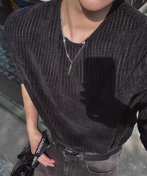 NOWLE(ノウル)の「【NOWLE】カットオフエッジ 凹凸テクスチャー リラックスフィット カットソー(Tシャツ/カットソー・メンズ・ブラック/グレー・MEDIUM/LARGE/X-LARGE)」の4枚目の写真