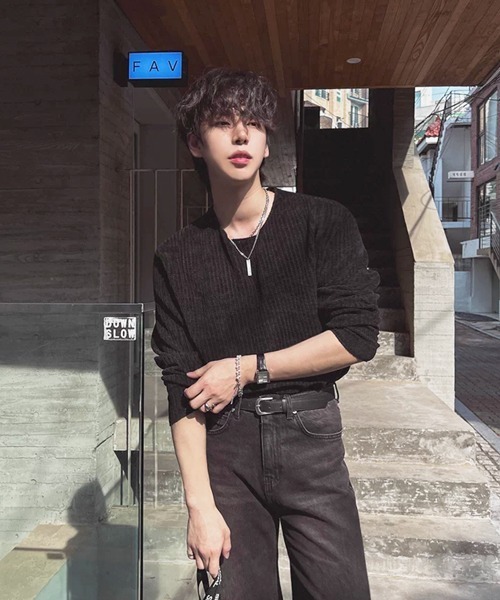NOWLE(ノウル)の「【NOWLE】カットオフエッジ 凹凸テクスチャー リラックスフィット カットソー(Tシャツ/カットソー・メンズ・ブラック/グレー・MEDIUM/LARGE/X-LARGE)」の9枚目の写真