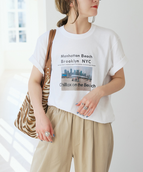 Spick & Span(スピックアンドスパン)の「ANGE IN DISGUISE/アンジ イン ディスガイズ Manhattan Beach Brooklyn(Tシャツ/カットソー・レディース・ホワイト/ブラック系その他・MEDIUM)」の1枚目の写真