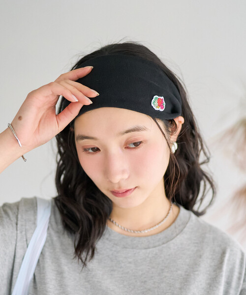 FREAK'S STORE（フリークスストア）の「FRUIT OF THE LOOM × FREAK'S STORE/フルーツオブザルーム 別注 ドット フライス ヘアバンド（ヘアバンド・レディース・オフホワイト/ブラック/チャコール・ONE SIZE）」の2枚目の写真