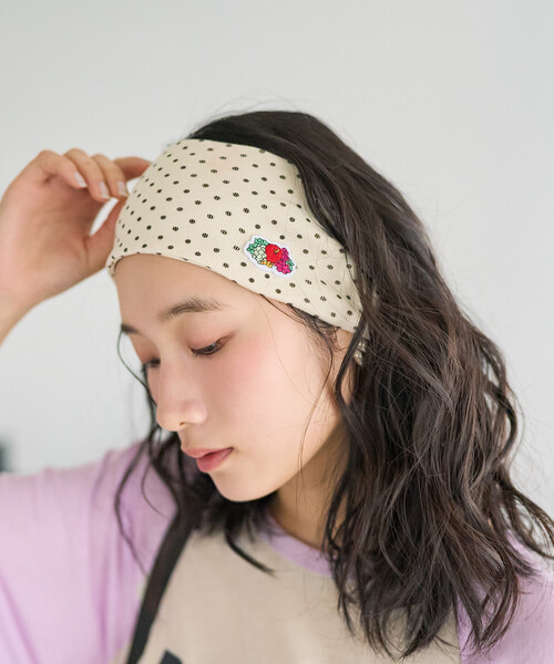 FREAK'S STORE（フリークスストア）の「FRUIT OF THE LOOM × FREAK'S STORE/フルーツオブザルーム 別注 ドット フライス ヘアバンド（ヘアバンド・レディース・オフホワイト/ブラック/チャコール・ONE SIZE）」の5枚目の写真