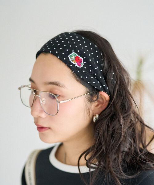 FREAK'S STORE（フリークスストア）の「FRUIT OF THE LOOM × FREAK'S STORE/フルーツオブザルーム 別注 ドット フライス ヘアバンド（ヘアバンド・レディース・オフホワイト/ブラック/チャコール・ONE SIZE）」の9枚目の写真