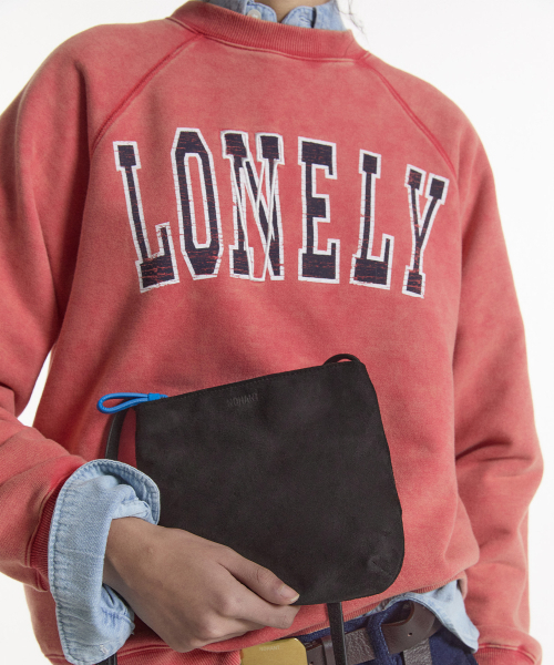NOHANT(ノアン)の「LONELY/LOVELY 90s WASHED SWEATSHIRT RED(スウェット・レディース・レッド・SMALL/MEDIUM/LARGE)」の3枚目の写真