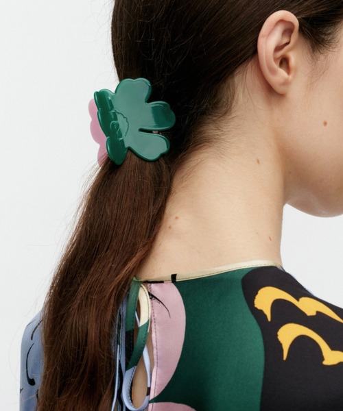 marimekko(マリメッコ)の「Unikko / Hair Clip S(バレッタ/ヘアクリップ・レディース・ベビーピンク/グリーン・FREE)」の2枚目の写真
