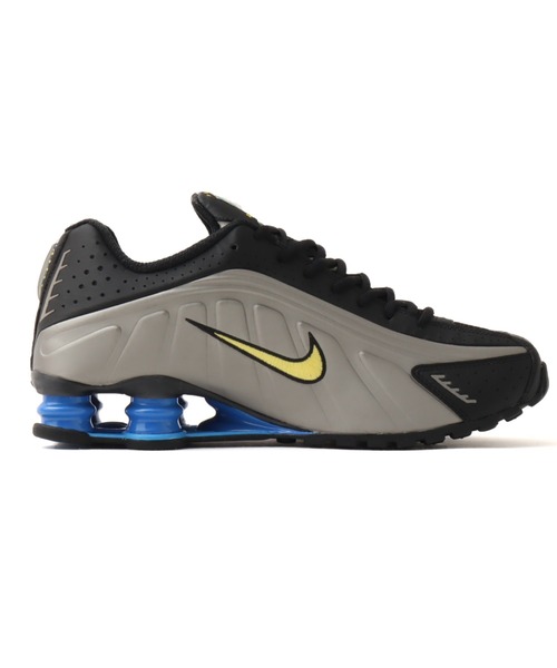NIKE(ナイキ)の「NIKE SHOX R4 / ナイキ ショックス R4 【SP】(スニーカー・メンズ・シルバー・25.5cm/26.0cm/26.5cm/27.0cm/27.5cm/28.0cm/28.5cm/29.0cm)」の4枚目の写真