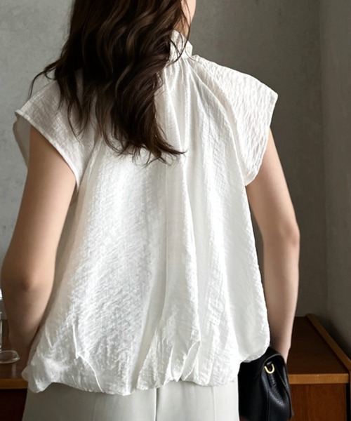 Eclat one(エクラワン)の「【Eclat one】 ニュアンス ストライプ バルーン シャーリング シャツ(シャツ/ブラウス・レディース・オフホワイト/ブルー/ブラック・FREE)」の6枚目の写真