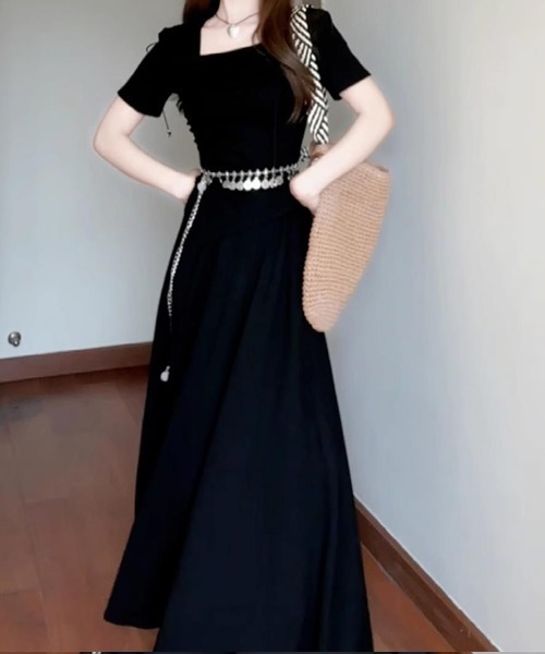 mielu(ミエル)の「スクエアネックT&ロングスカートセット(セットアップ・レディース・ブラック/グレー・MEDIUM/LARGE)」の6枚目の写真