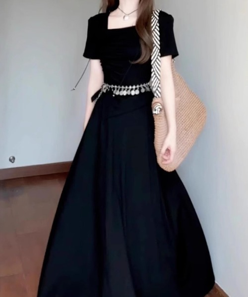 mielu(ミエル)の「スクエアネックT&ロングスカートセット(セットアップ・レディース・ブラック/グレー・MEDIUM/LARGE)」の3枚目の写真