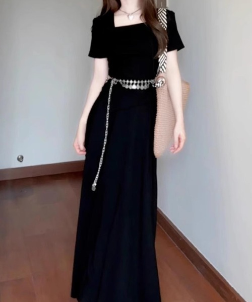 mielu(ミエル)の「スクエアネックT&ロングスカートセット(セットアップ・レディース・ブラック/グレー・MEDIUM/LARGE)」の4枚目の写真