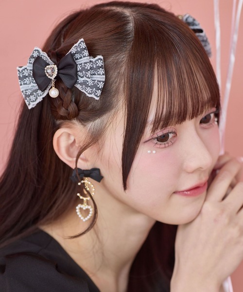 ROJITA(ロジータ)の「レースレイヤードリボンクリップセット(バレッタ/ヘアクリップ・レディース・ピンク/ホワイト/ブラック・FREE)」の2枚目の写真