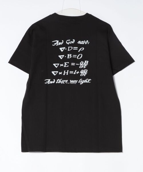 Cotton Expressions(コットンエクスプレッションズ)の「DESIGN TEE/【Cotton Expressions】ブラックホール & マクスウェル方程式 デザインTシャツ / グラフィックTシャツ ユニセックス オーバーサイズ(Tシャツ/カットソー・メンズ・ブラック・X-LARGE/LARGE/MEDIUM)」の2枚目の写真