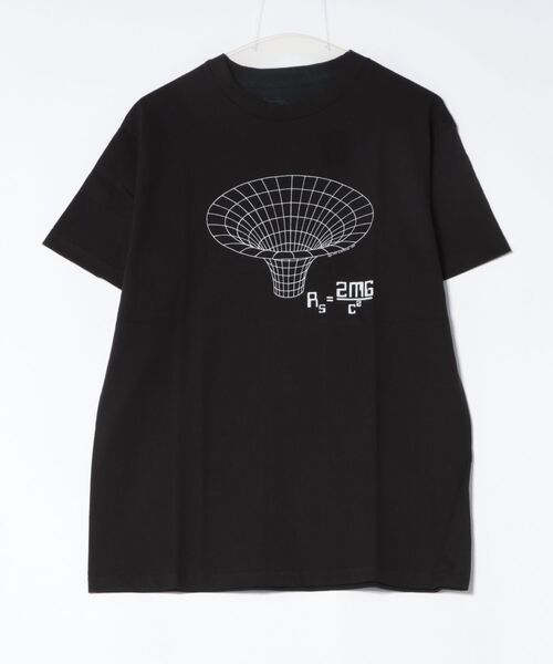 Cotton Expressions(コットンエクスプレッションズ)の「DESIGN TEE/【Cotton Expressions】ブラックホール & マクスウェル方程式 デザインTシャツ / グラフィックTシャツ ユニセックス オーバーサイズ(Tシャツ/カットソー・メンズ・ブラック・X-LARGE/LARGE/MEDIUM)」の3枚目の写真