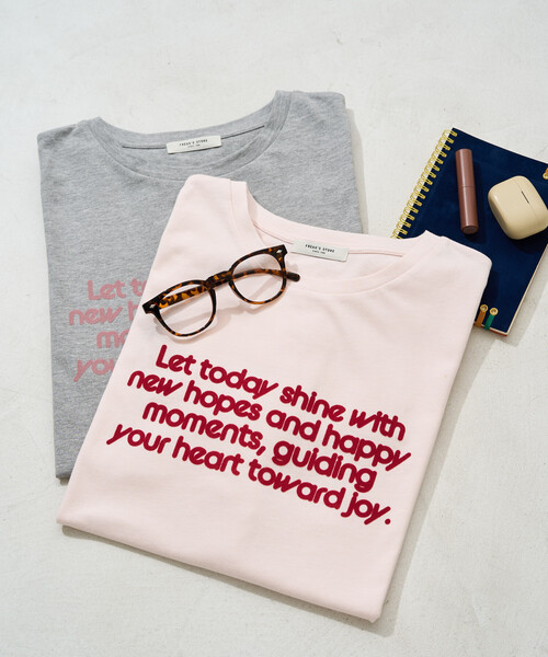 FREAK'S STORE(フリークスストア)の「限定展開 フロッキー ロゴ プリント 半袖 Tシャツ(Tシャツ/カットソー・レディース・ネイビー/ライトグレー/ブラウン/ピンク/ナチュラル/オフホワイト/ブラック・フリ-)」の7枚目の写真