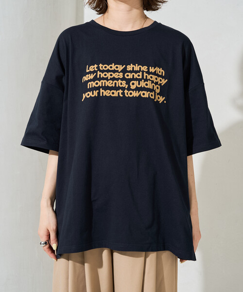 FREAK'S STORE(フリークスストア)の「限定展開 フロッキー ロゴ プリント 半袖 Tシャツ(Tシャツ/カットソー・レディース・ネイビー/ライトグレー/ブラウン/ピンク/ナチュラル/オフホワイト/ブラック・フリ-)」の9枚目の写真