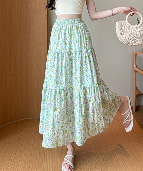 LUCPY(ラクピー)の「フラワーティアードロングスカート(スカート・レディース・グリーン/イエロー/パープル・SMALL/MEDIUM/LARGE/X-LARGE)」の2枚目の写真