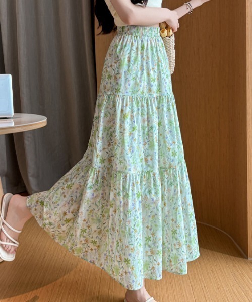 LUCPY(ラクピー)の「フラワーティアードロングスカート(スカート・レディース・グリーン/イエロー/パープル・SMALL/MEDIUM/LARGE/X-LARGE)」の4枚目の写真