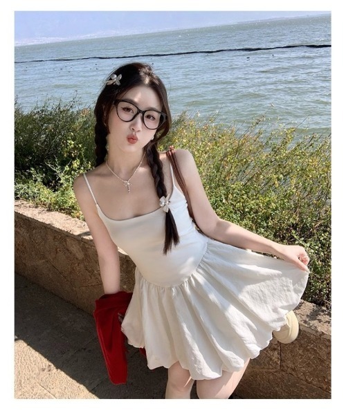 Ritzy(リッツィー)の「キャミソール バルーンミニワンピース(ワンピース・レディース・ホワイト/ブラック・M/S)」の2枚目の写真