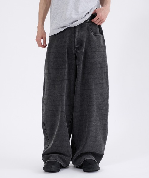 Perushu(ペルーシュ)の「FADED CHECK WIDE DENIM PANTS/フェードチェックワイドデニムパンツ(その他パンツ・メンズ・ブラック/ブラウン・LARGE/MEDIUM/SMALL)」の2枚目の写真