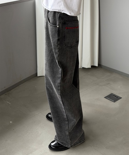 Perushu(ペルーシュ)の「FADED CHECK WIDE DENIM PANTS/フェードチェックワイドデニムパンツ(その他パンツ・メンズ・ブラック/ブラウン・LARGE/MEDIUM/SMALL)」の5枚目の写真