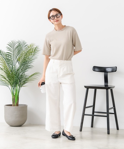 fort point(フォーポイント)の「【C-FORTPOINT/フォートポイント】【ひんやり接触冷感 二の腕カバー】カット楊柳 ハイネック5分袖Tシャツ 体型カバー 着痩せ きれいめ カジュアル 涼しい(Tシャツ/カットソー・レディース・サックスブルー/ダークブラウン/ベージュ/ライトパープル・MEDIUM/LARGE)」の21枚目の写真