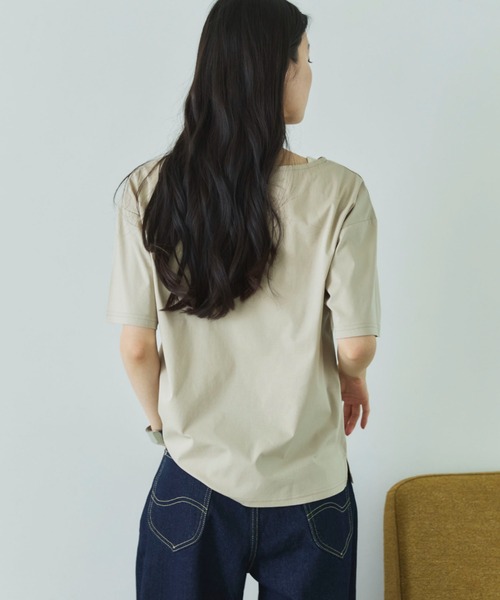 Doux archives(ドゥアルシーヴ)の「【吸湿透気】ボートネック半袖プルオーバー(Tシャツ/カットソー・レディース・モカ/グレイッシュベージュ/ブラック・FREE)」の21枚目の写真