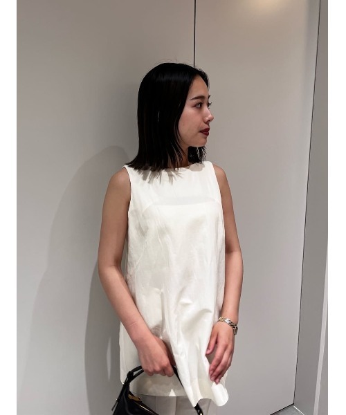 ESTNATION（エストネーション）の「ESTNATION / トリアセリネン バックスリットノースリーブ（シャツ/ブラウス・レディース・ホワイト/ブラック・36/38）」の10枚目の写真