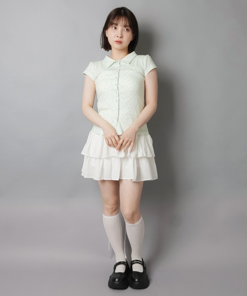 SPINNS(スピンズ)の「総柄半袖シャツ/小花柄/全4種(シャツ/ブラウス・レディース・サックスブルー/ベージュ/ネイビー/グレー/ミント/ホワイト・ONESIZE)」の7枚目の写真