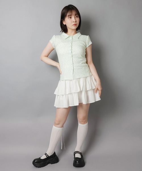 SPINNS(スピンズ)の「総柄半袖シャツ/小花柄/全4種(シャツ/ブラウス・レディース・サックスブルー/ベージュ/ネイビー/グレー/ミント/ホワイト・ONESIZE)」の9枚目の写真