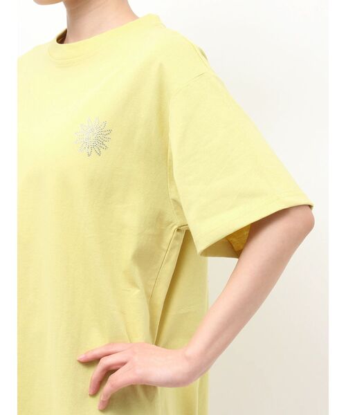 EVRIS(エヴリス)の「ラインストーングラフィック BIG Tシャツ(Tシャツ/カットソー・レディース・ホワイト/イエロー/パープル/ブラック・FREE)」の15枚目の写真