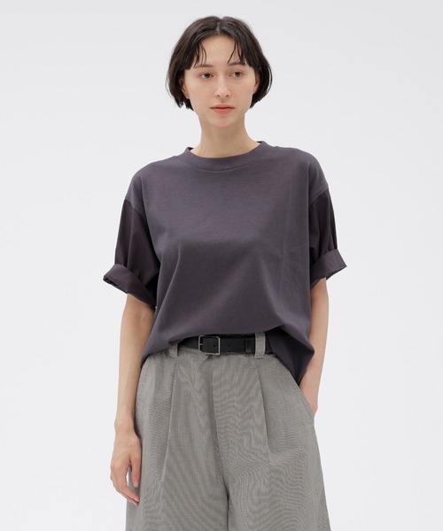 MHL.(エムエイチエル)の「GARMENT DYED COTTON JERSEY(Tシャツ/カットソー・レディース・ホワイト/グレー/ダークグリーン・2)」の2枚目の写真